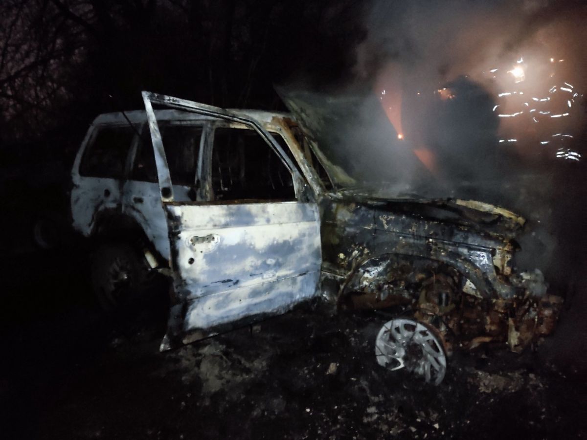 Во Владимире на Судогодском шоссе дотла сгорел легковой автомобиль